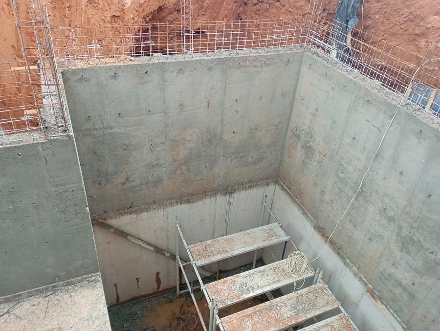 Poço em concreto armado com escada